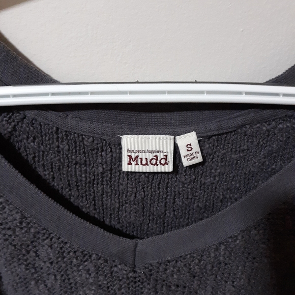 Junior's sweater - Picture 2 of 3